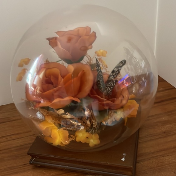 Vintage 1970’s Faux Flower and Taxidermy Butterfly. - Picture 2 of 3